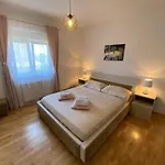 Zuki Appartement Pirovac