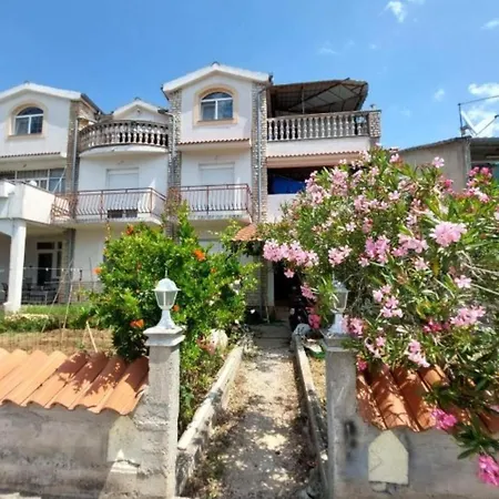 Zuki Apartment Pirovac