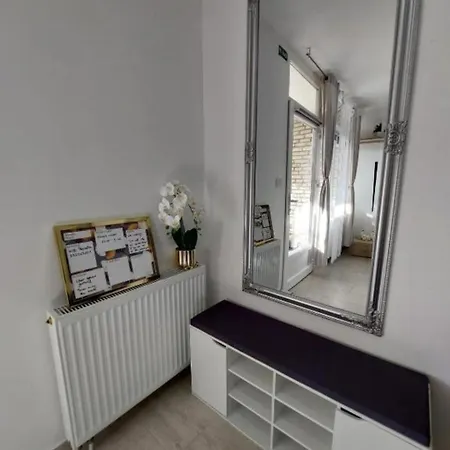 žuki 公寓 皮罗瓦茨