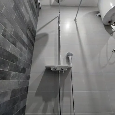 žuki 公寓 皮罗瓦茨