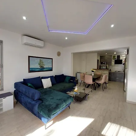 Zuki Apartment Pirovac