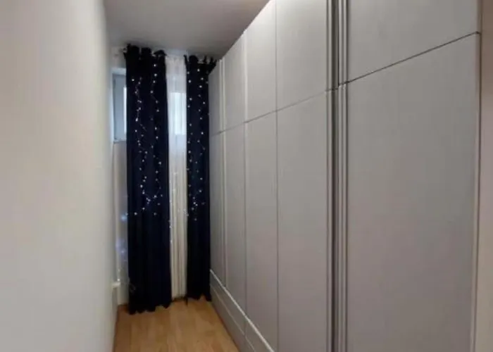 Zuki 아파트 피로바츠