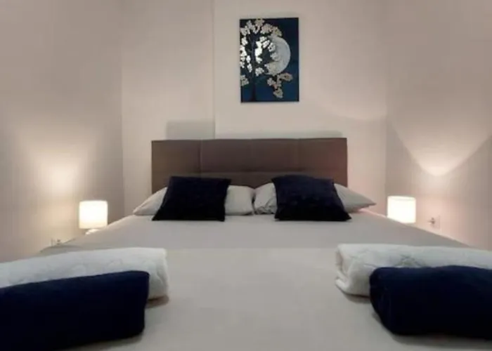 Zuki 아파트 피로바츠